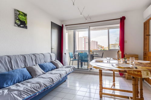 Foto 2 - Appartamento con 1 camera da letto a Agde con piscina e vista mare