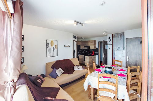 Foto 8 - Apartamento de 2 quartos em Villarembert com piscina