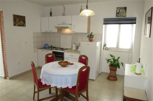 Photo 10 - 2 bedroom House in Posedarje with terrace and sea view