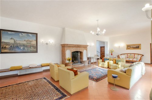 Photo 15 - 9 bedroom House in Perugia with private pool and garden