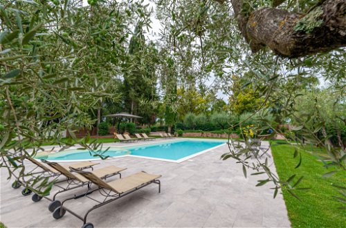 Foto 44 - Casa de 9 habitaciones en Perusa con piscina privada y jardín