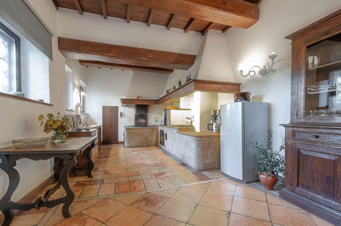 Foto 14 - Haus mit 9 Schlafzimmern in Perugia mit privater pool und garten