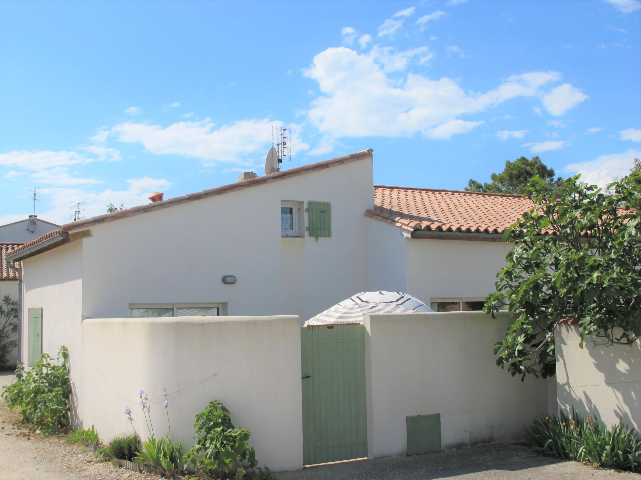 Foto 14 - Haus mit 1 Schlafzimmer in La Flotte mit terrasse und blick aufs meer