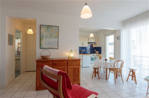 Foto 13 - Appartamento con 1 camera da letto a Vaux-sur-Mer con vista mare