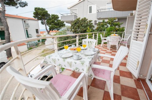 Foto 5 - Appartamento con 1 camera da letto a Makarska con vista mare