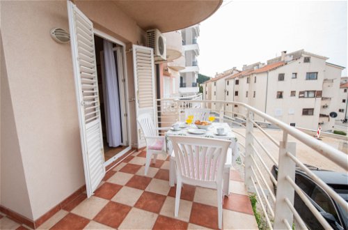 Foto 16 - Apartamento de 1 habitación en Makarska con vistas al mar