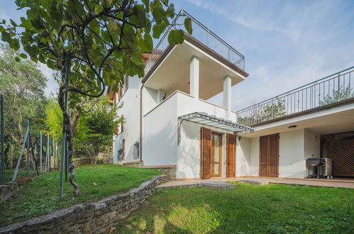 Photo 2 - Maison de 3 chambres à Pietrasanta avec jardin et terrasse