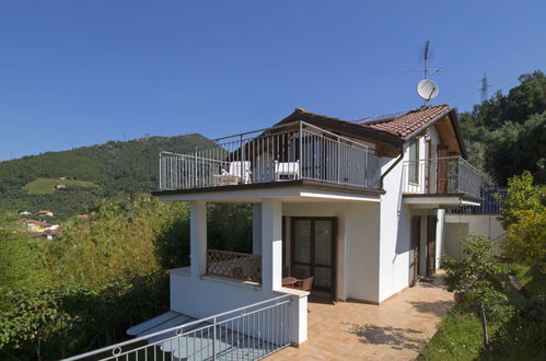 Photo 1 - Maison de 3 chambres à Pietrasanta avec jardin et vues à la mer