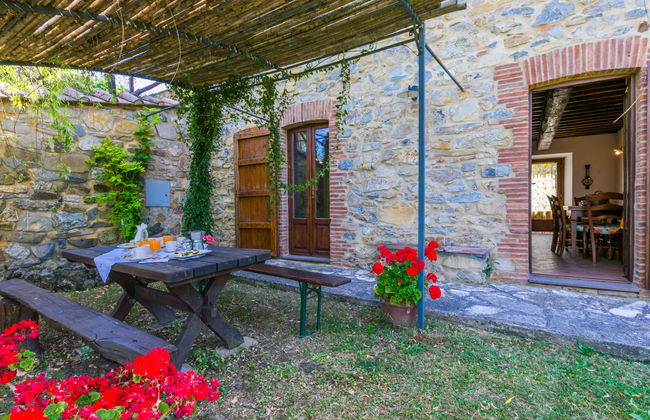 6 bedroom House in Castelnuovo di Val di Cecina with swimming pool and garden - Photo 62