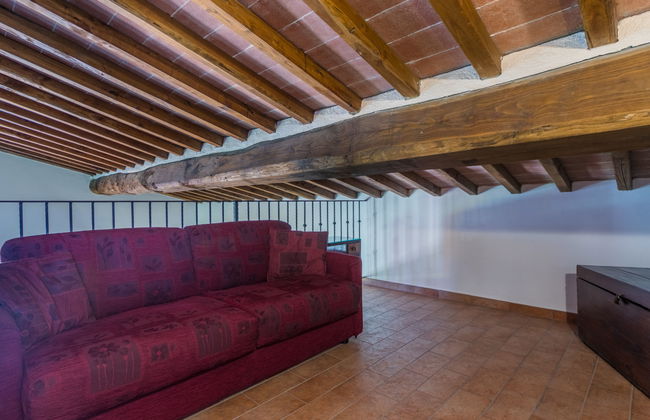 6 bedroom House in Castelnuovo di Val di Cecina with swimming pool and garden - Photo 35