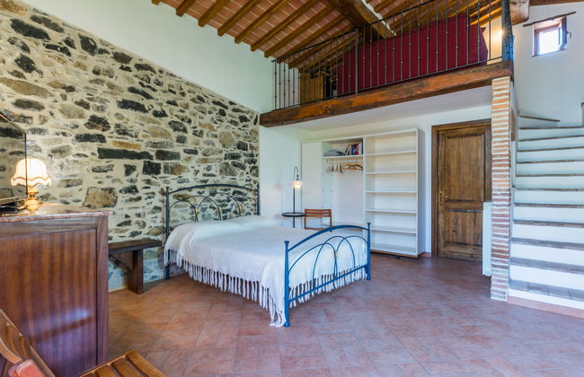 6 bedroom House in Castelnuovo di Val di Cecina with swimming pool and garden - Photo 17