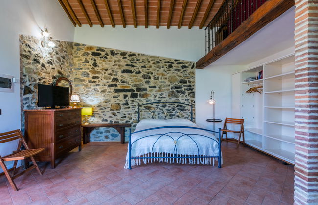 6 bedroom House in Castelnuovo di Val di Cecina with swimming pool and garden - Photo 22