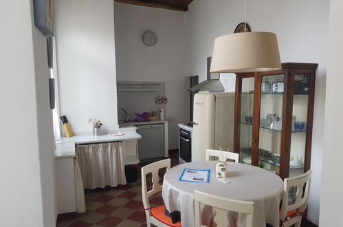 Foto 16 - Apartamento de 1 habitación en Finale Ligure con jardín y vistas al mar