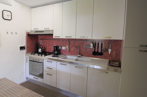 Photo 11 - 2 bedroom Apartment in Sestri Levante with garden and terrace