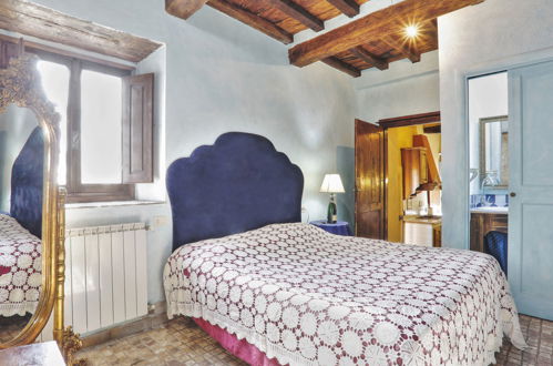 Foto 5 - Appartamento con 2 camere da letto a San Casciano in Val di Pesa con piscina e giardino