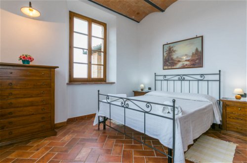 Foto 15 - Apartamento de 2 habitaciones en Volterra con piscina y jardín