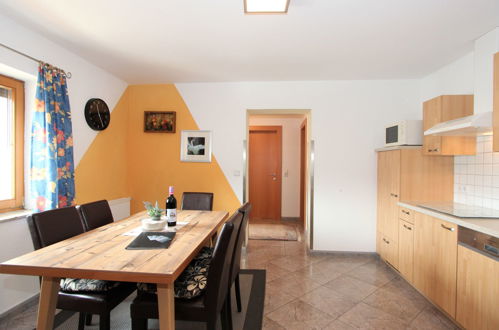 Foto 6 - Apartment mit 2 Schlafzimmern in Aschau im Zillertal mit blick auf die berge