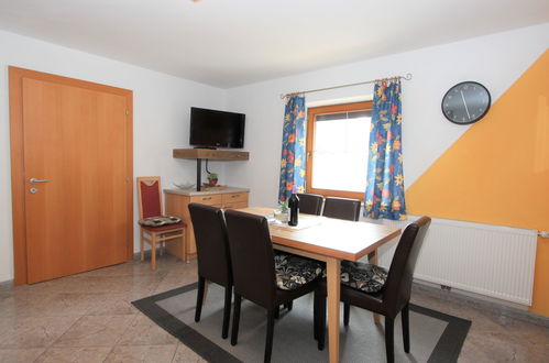 Photo 18 - Appartement de 2 chambres à Aschau im Zillertal avec vues sur la montagne