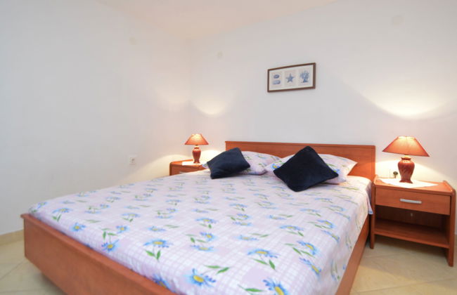 Apartment mit 2 Schlafzimmern in Sibenik mit garten und terrasse - Foto 10