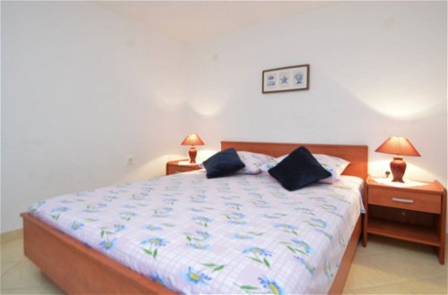 Foto 10 - Appartamento con 2 camere da letto a Sebenico con terrazza