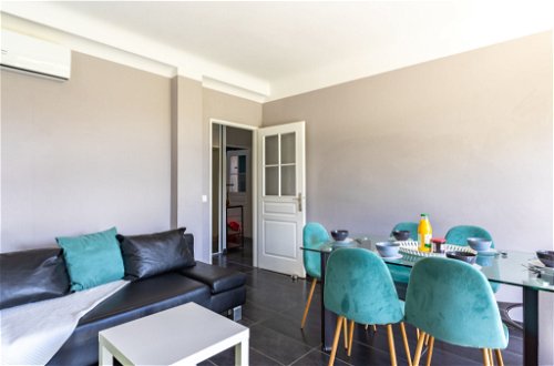 Foto 8 - Apartamento de 2 quartos em Le Lavandou com jardim e vistas do mar