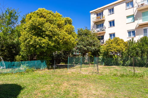 Photo 20 - Appartement de 2 chambres à Le Lavandou avec jardin et vues à la mer