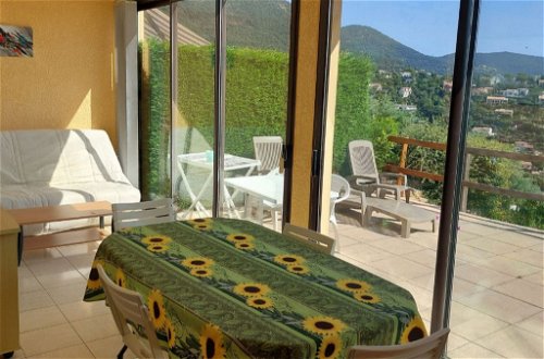 Photo 15 - 1 bedroom Apartment in Cavalaire-sur-Mer with swimming pool and sea view