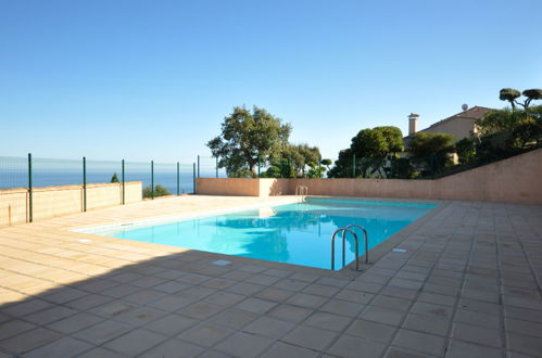 Photo 20 - 1 bedroom Apartment in Cavalaire-sur-Mer with swimming pool and sea view