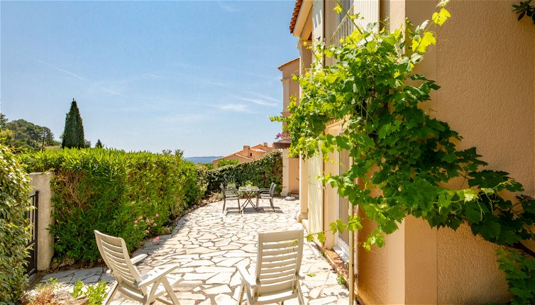 Photo 1 - 1 bedroom Apartment in Roquebrune-sur-Argens with swimming pool and sea view