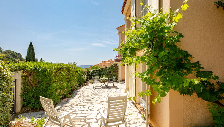 Foto 1 - Apartamento de 1 habitación en Roquebrune-sur-Argens con piscina y jardín