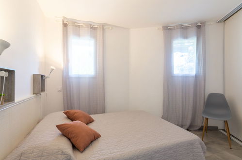 Photo 10 - Appartement de 1 chambre à Roquebrune-sur-Argens avec piscine et jardin