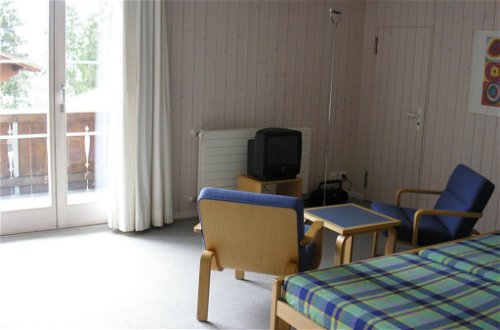 Foto 3 - Apartment mit 1 Schlafzimmer in Saanen
