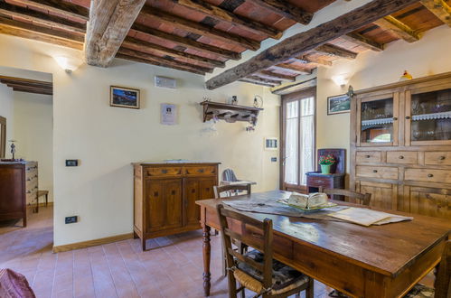 Photo 11 - 2 bedroom Apartment in Pescia with swimming pool and garden