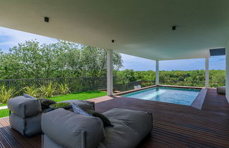 Photo 2 - Maison de 2 chambres à Bale avec piscine privée et jardin