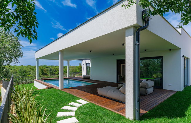 Casa de 3 quartos em Bale com piscina privada e jardim - Foto 1