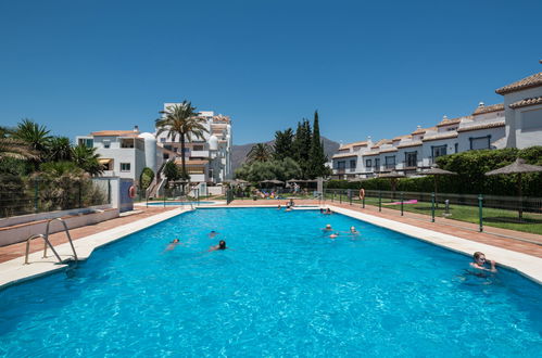 Foto 14 - Appartamento con 2 camere da letto a Estepona con piscina e vista mare