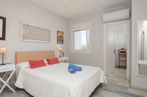 Foto 4 - Appartamento con 2 camere da letto a Estepona con piscina e vista mare