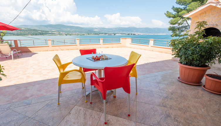 Foto 1 - Appartamento con 1 camera da letto a Trogir con terrazza e vista mare