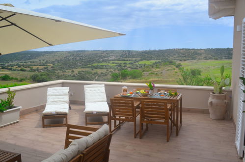 Photo 19 - 2 bedroom Apartment in Noto with garden and terrace