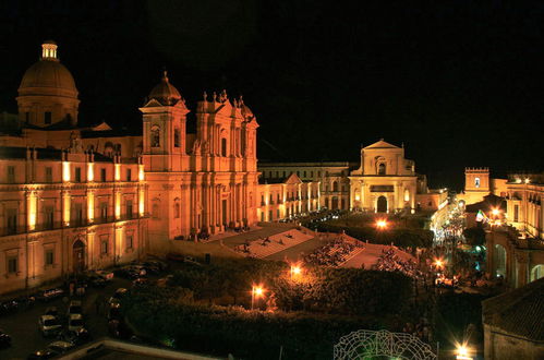 Foto 30 - Apartamento de 2 quartos em Noto com jardim e terraço