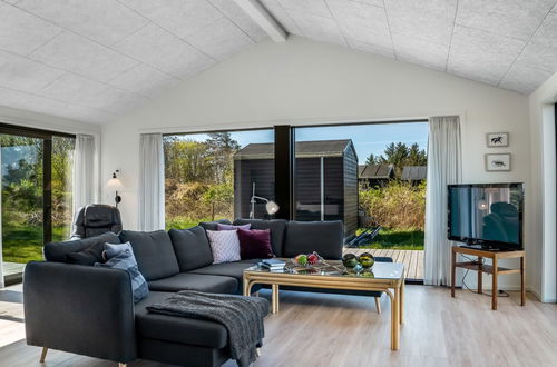 Foto 17 - Casa con 3 camere da letto a Harrerenden con terrazza e sauna