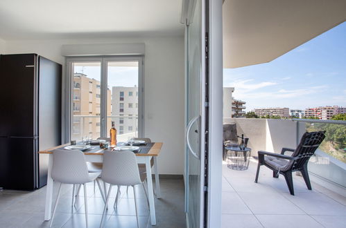 Photo 8 - Appartement de 2 chambres à Cagnes-sur-Mer avec terrasse et vues à la mer