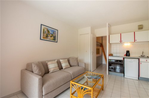 Foto 3 - Apartamento de 1 habitación en Cavalaire-sur-Mer con piscina y vistas al mar