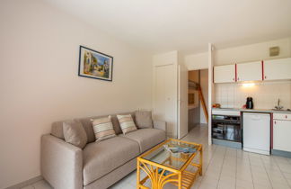 Foto 3 - Apartamento de 1 quarto em Cavalaire-sur-Mer com piscina e vistas do mar