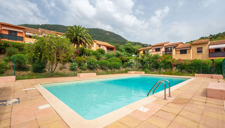 Foto 1 - Appartamento con 1 camera da letto a Cavalaire-sur-Mer con piscina e giardino
