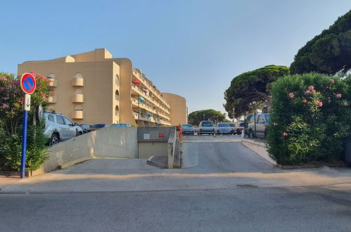 Foto 15 - Apartamento de 1 habitación en Hyères con terraza y vistas al mar