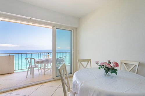 Foto 2 - Appartamento con 1 camera da letto a Le Lavandou con giardino e vista mare