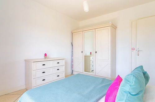 Foto 10 - Apartment mit 1 Schlafzimmer in Le Lavandou mit garten und blick aufs meer