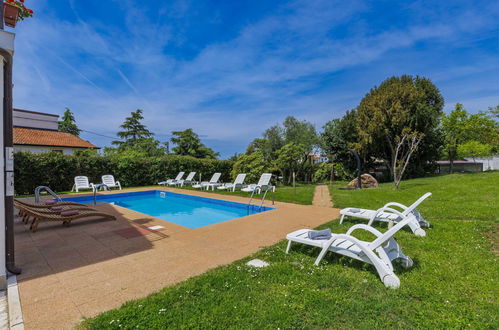 Photo 13 - Maison de 4 chambres à Poreč avec piscine privée et jardin