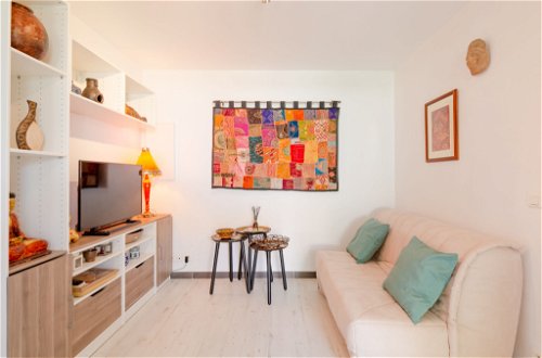 Foto 1 - Appartamento con 1 camera da letto a Fréjus con giardino e vista mare